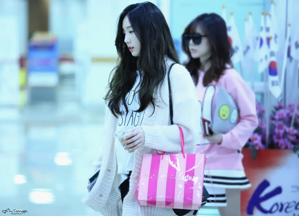 150427 김포공항 입국 태연 직찍(fanphoto) by hi taenggu