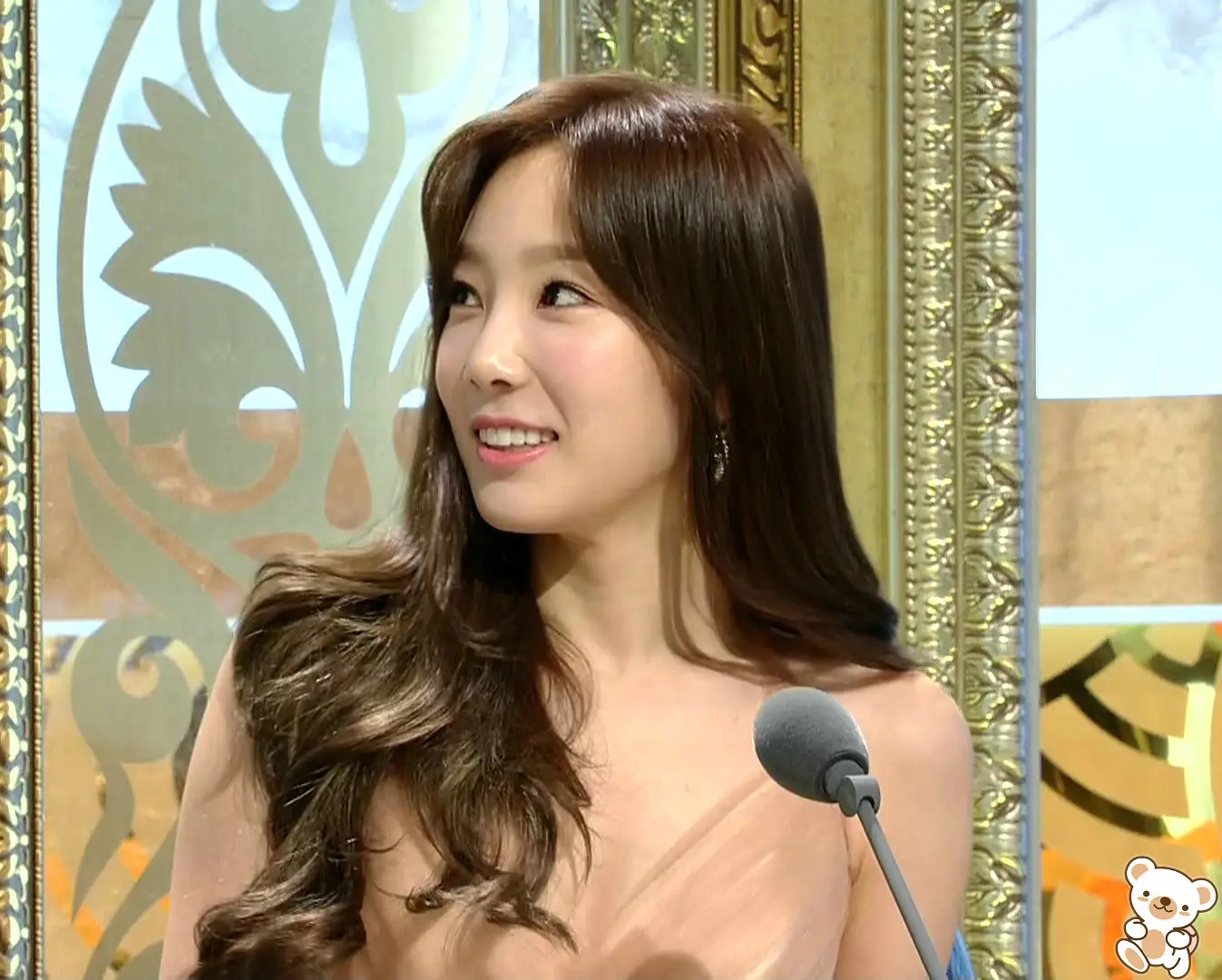 2013 SBS연예대상 소녀시대 태연 캡쳐.jpg