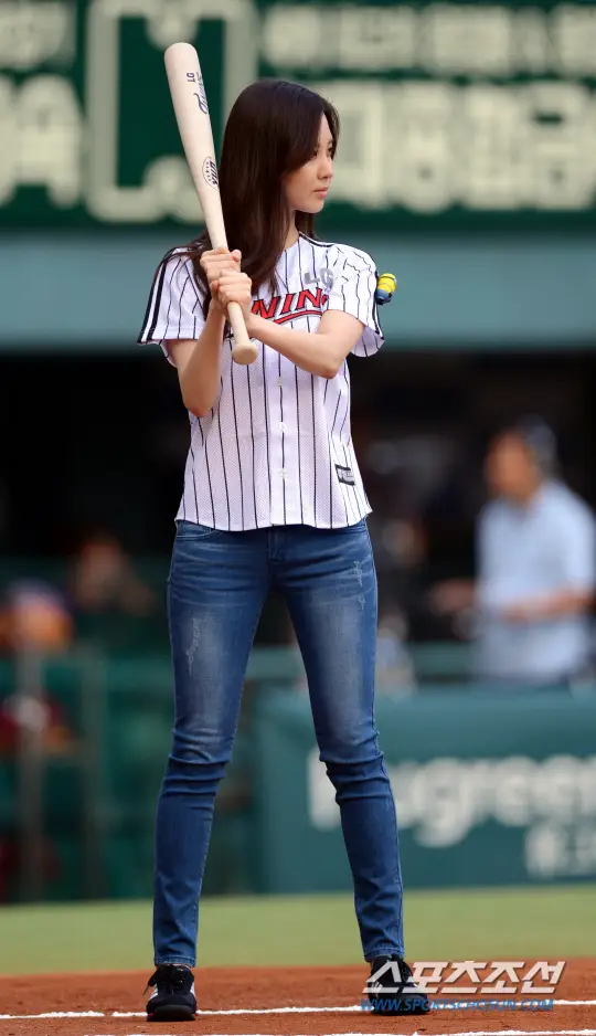 서현이 기사 사진.jpg - 130827 프로야구 시타