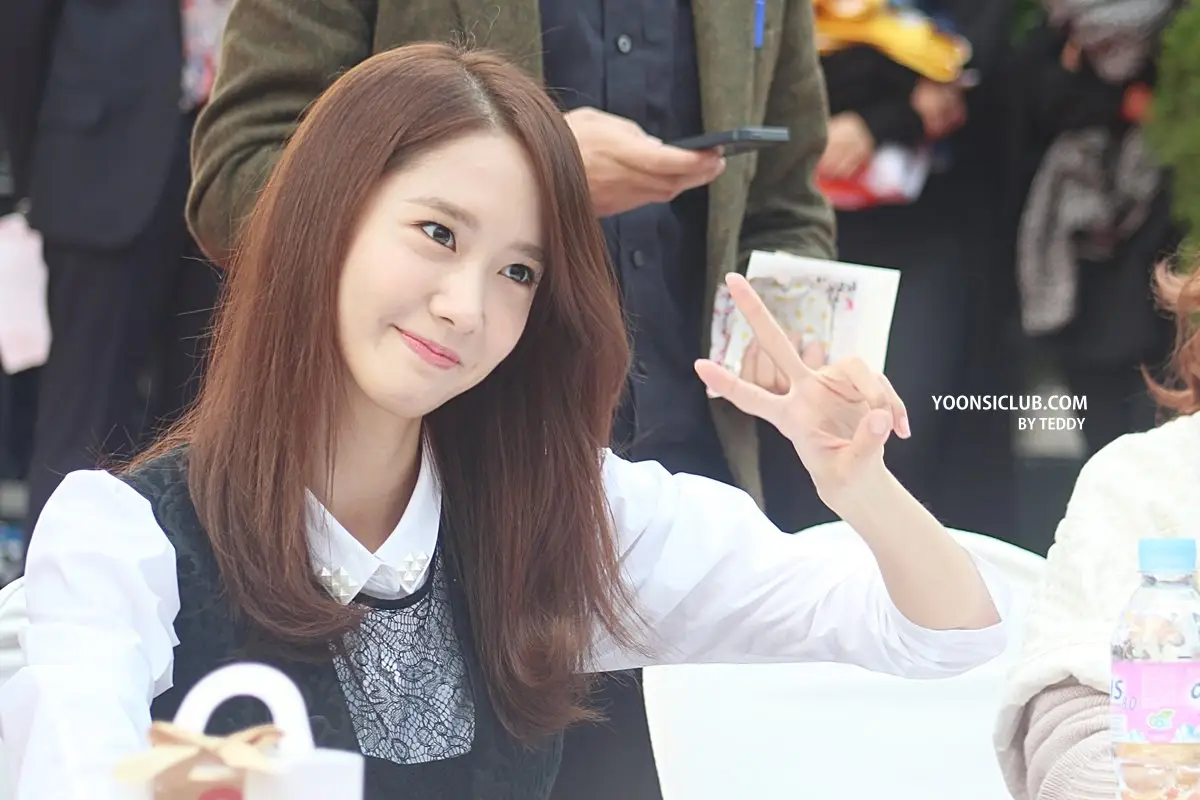 131101 롯데백화점 팬싸인회 윤아 직찍 by YoonSiClub