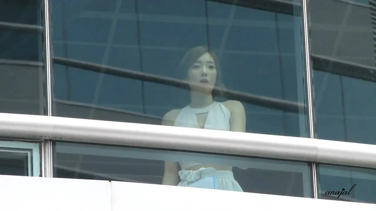 130823 태연 CF촬영장 직캠.swf