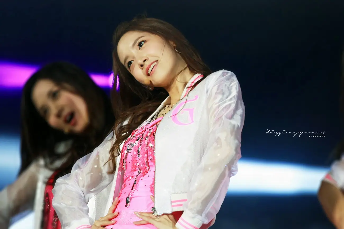 131109 소녀시대 홍콩콘서트 유리 직찍 by Cyndi YA