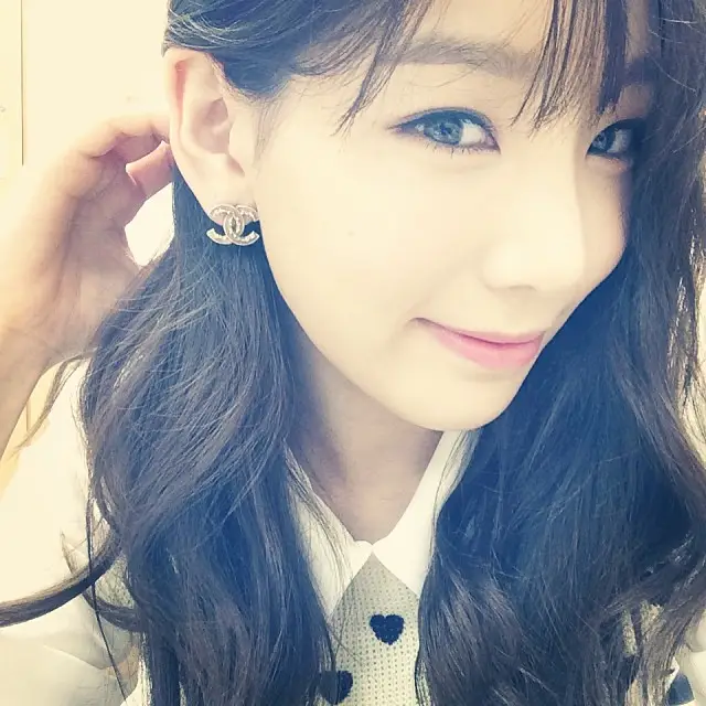 131123 태연 인스타그램 업뎃 - 범수오라버니께서 주신 귀걸이