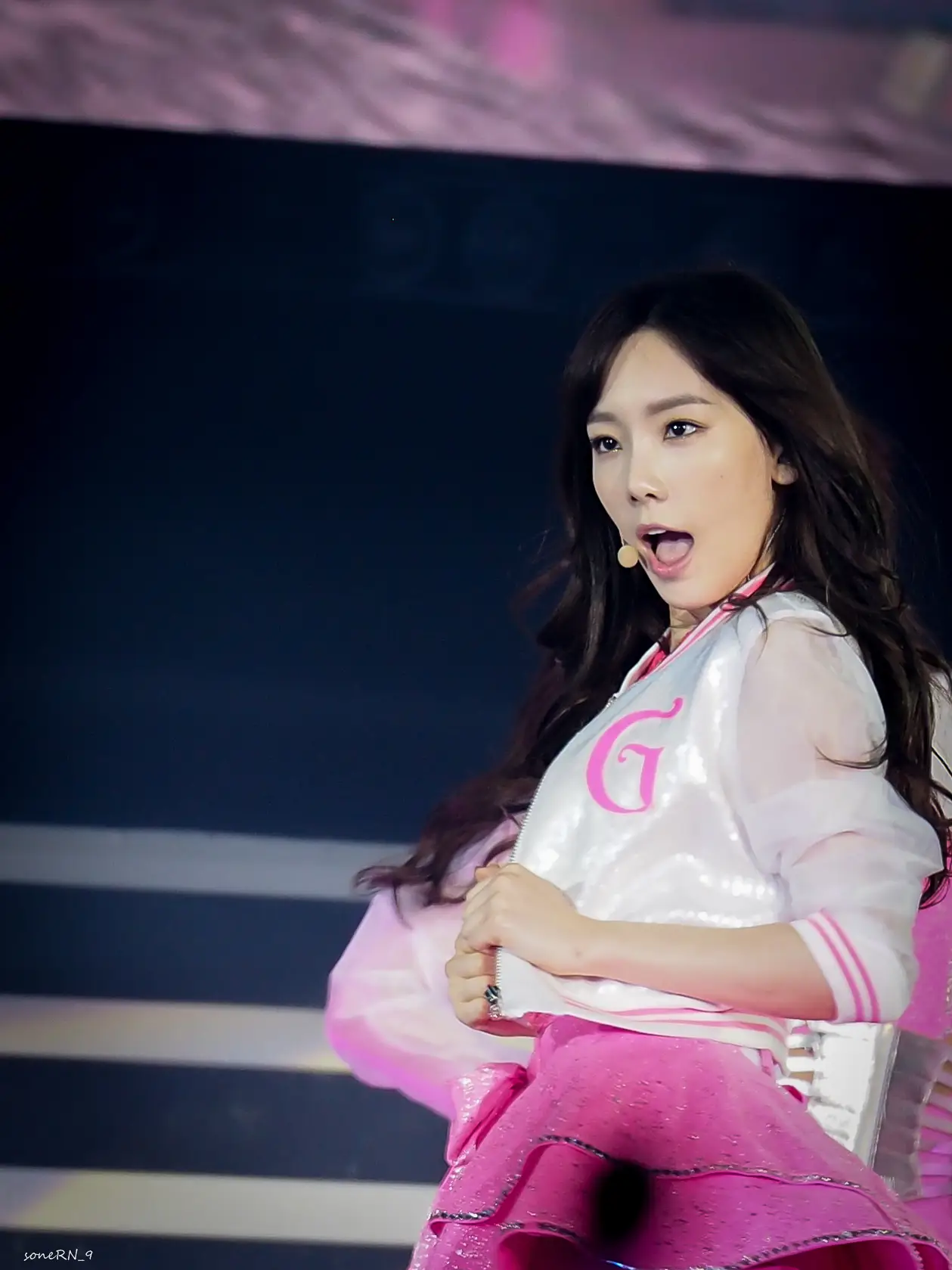 131109-10 G&P in HK 태연 by soneRN,rightmost