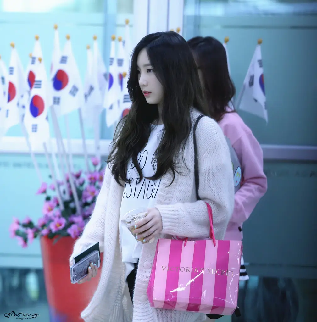 150427 김포공항 입국 태연 직찍(fanphoto) by hi taenggu