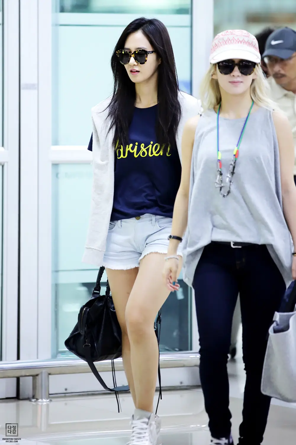 130711, 17 김포공항 출, 입국 유리 by 다정다감