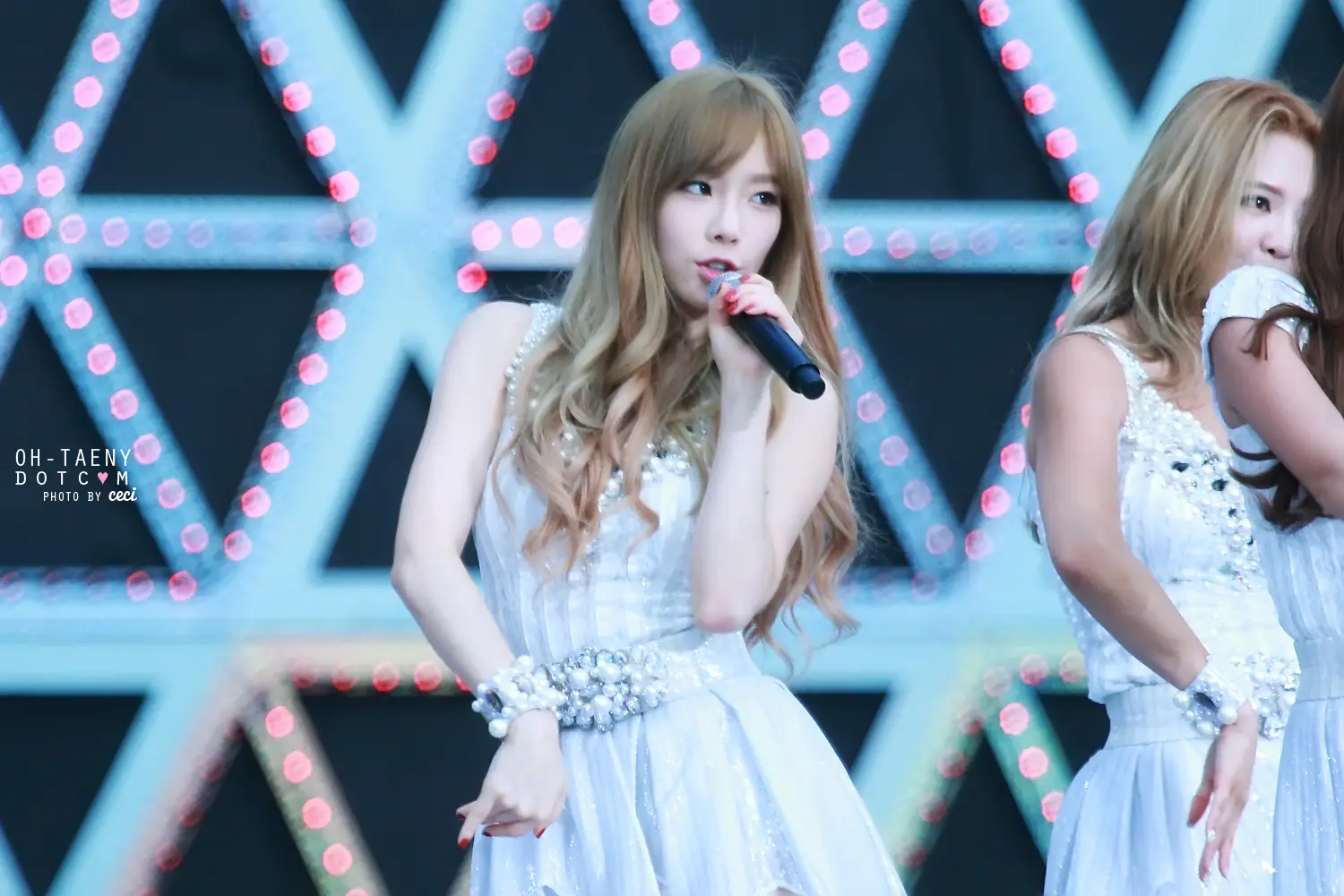 140815 SMTOWN IV 태연(Taeyeon) by Oh-Taeny