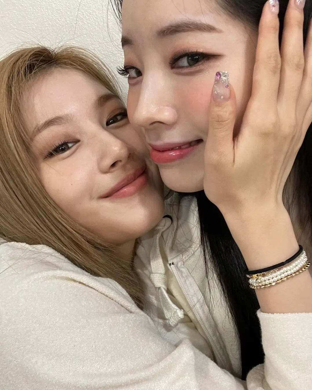 트와이스그램 사나 && 다현 업뎃