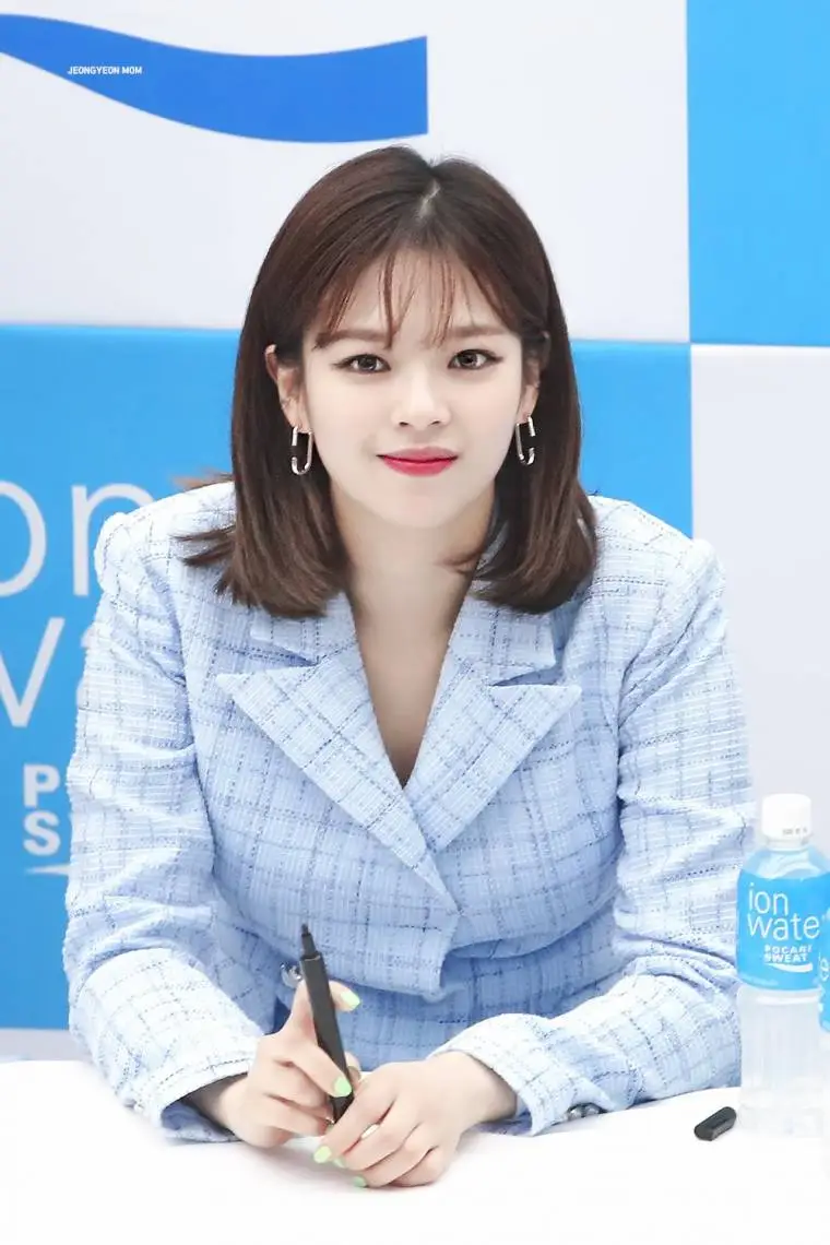 190612 포카리스웨트 팬사인회 #TWICE #정연 (#jungyeon)