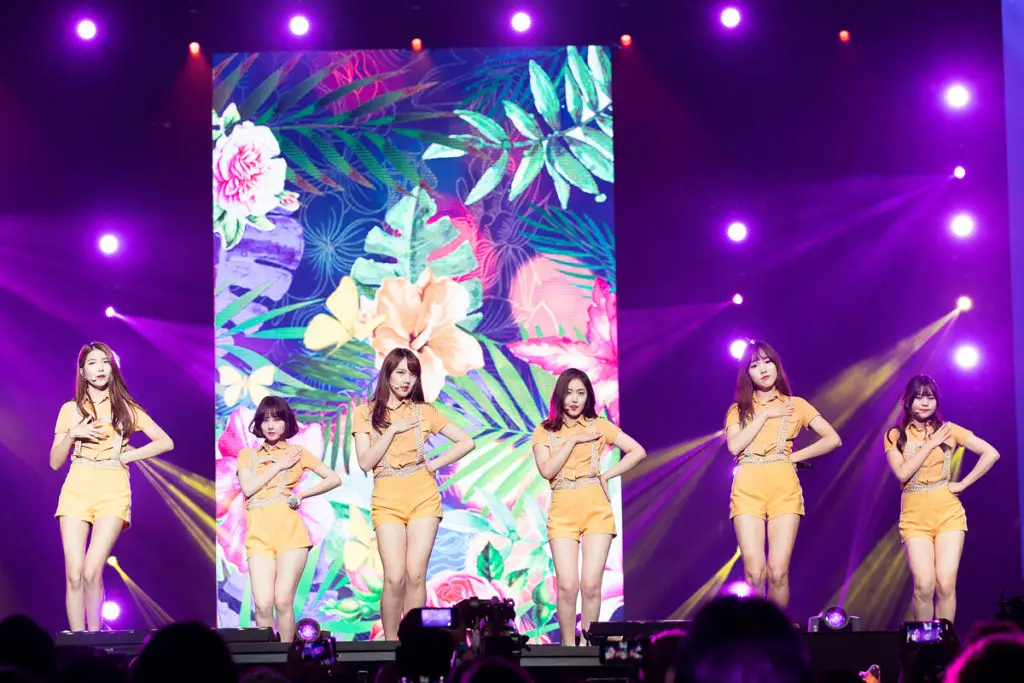 [KCON 2016 LA×M COUNTDOWN] 여자친구 (GFRIEND) _ INTRO+너 그리고 나 (NAVILLERA)