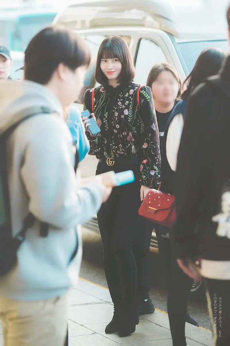 모모 출국 의상 (존예!!)