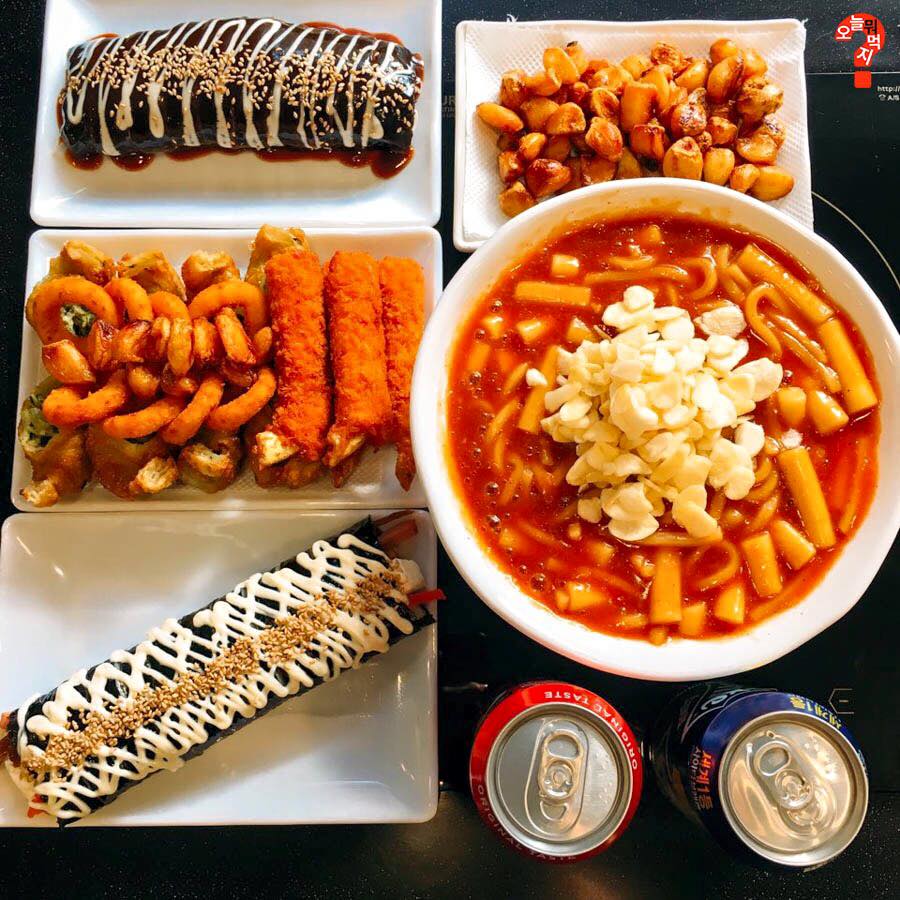 마늘떡볶이 맛있어..><