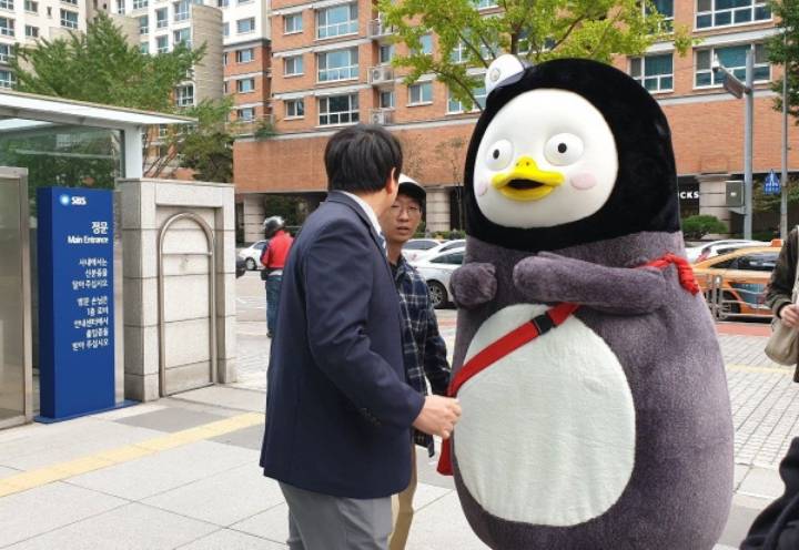 SBS 도착한 EBS 슈퍼스타