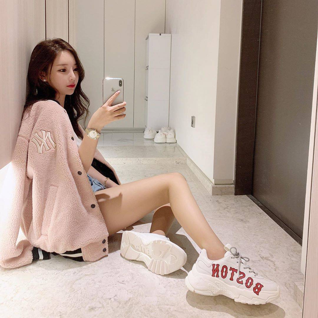 오늘자 여신강림 작가 인스타.jpg
