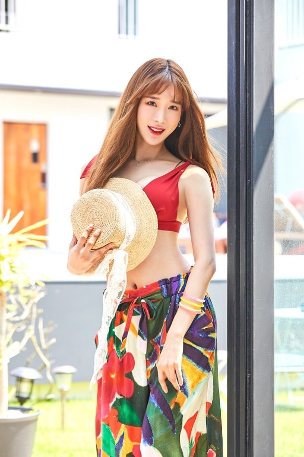 자이언트 잡지 7월호 메인 (김한나 치어리더)