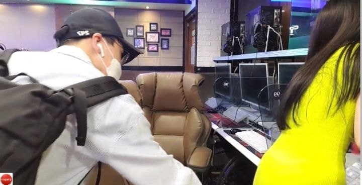 인터넷 방송중 몰카범 현장검거