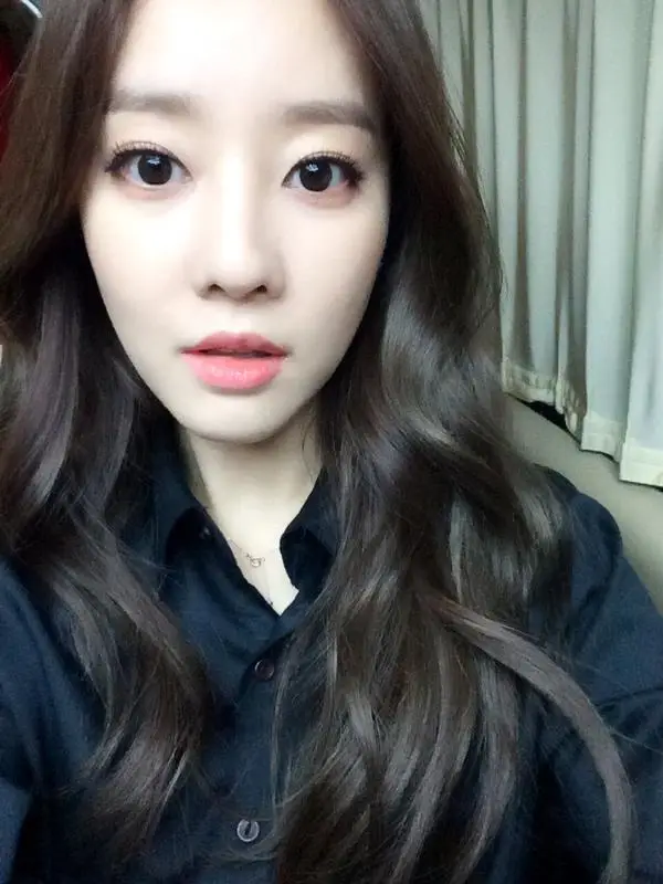 고우리(레인보우) 141227 SNS - #갈색머리 #염색 다시돌아왔쪄용~~>_<히히