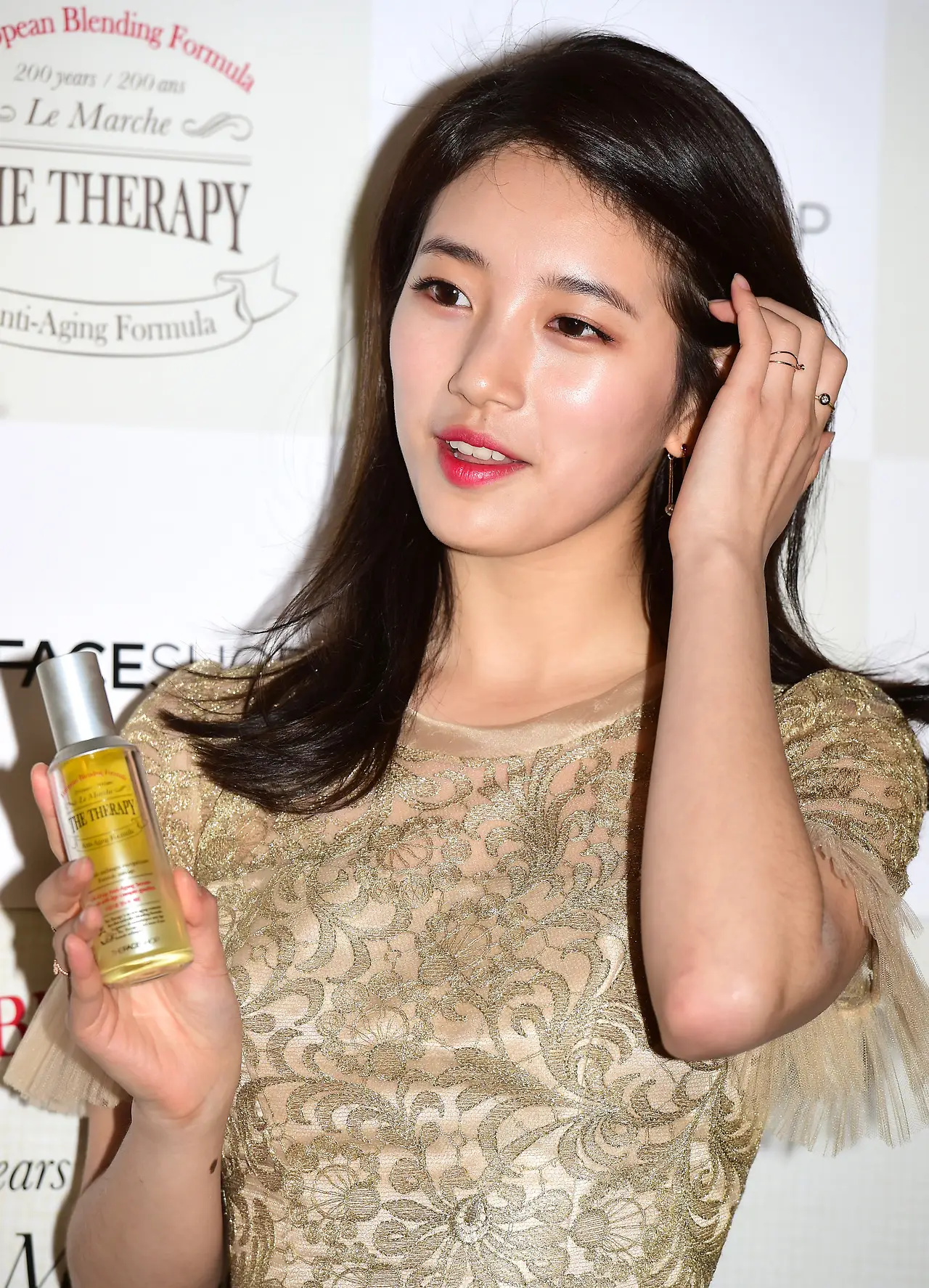 141215 수지 더페이스샵 오픈행사.jpg