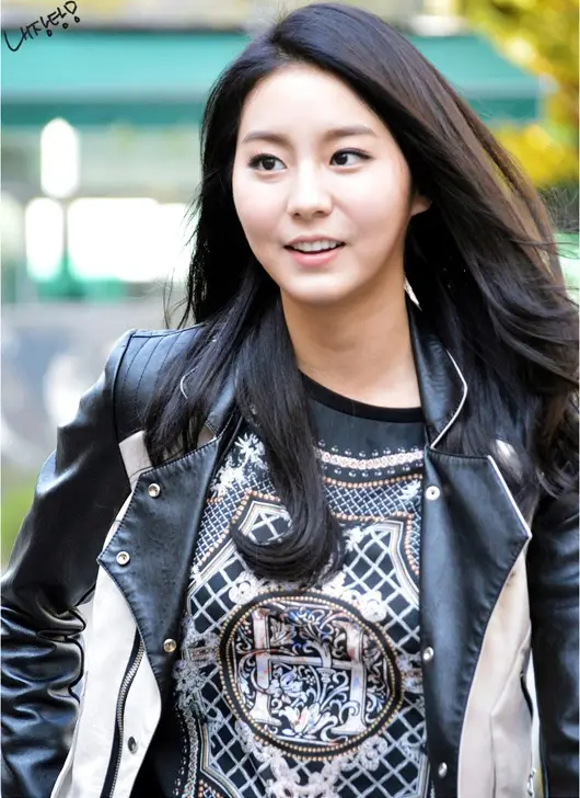 뮤뱅 출근하는 AS 유이 직찍