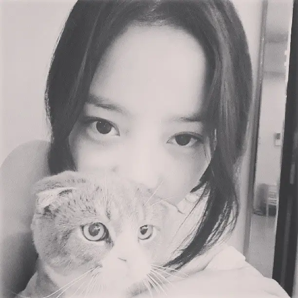 130713 구하라 인스타그램 업뎃 :: 무슨 생각중이였지?