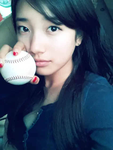 수지 시구 인증샷 “이번엔 내리꽂지 않을게요” ㅋㅋㅋ