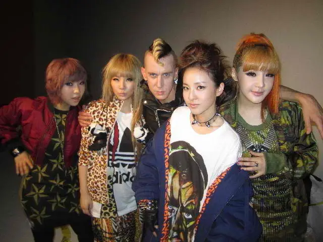 2NE1 - 1st LOOK 창간호 화보 ㅋㅋ