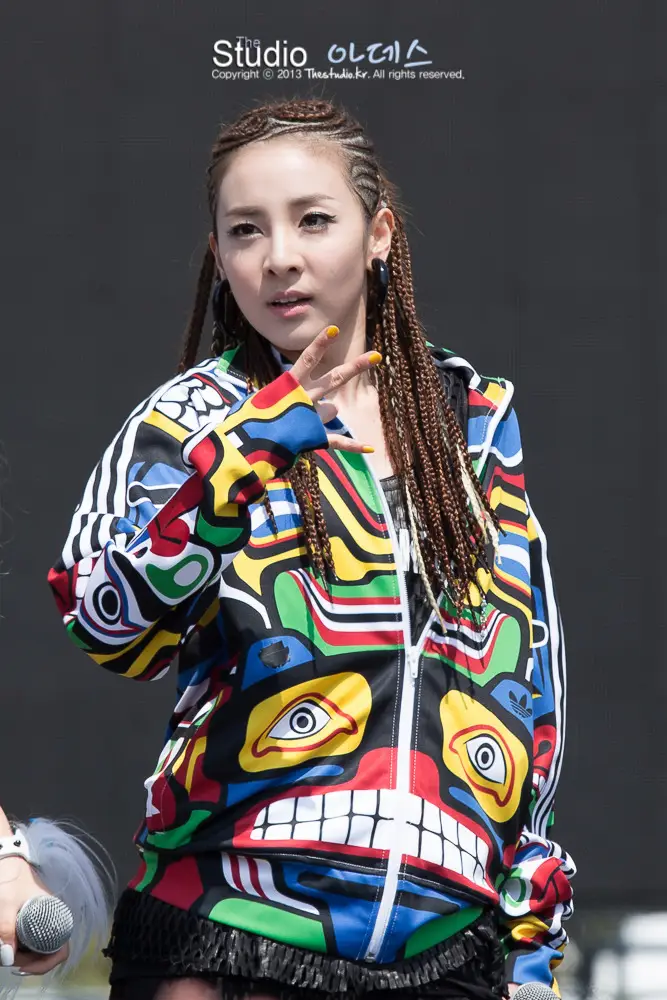 2NE1 직찍 :: 130421 부산 아디다스 마이런 by 아데스