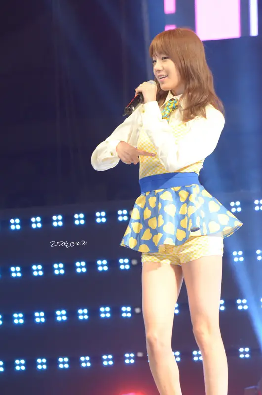 리지, 차분해진 머리 급 청순해진 듯