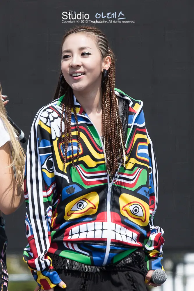 2NE1 직찍 :: 130421 부산 아디다스 마이런 by 아데스