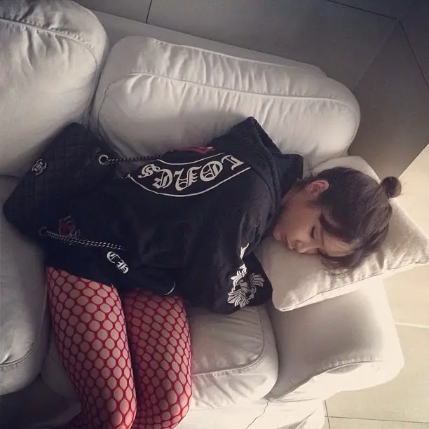 박봄 인스타그램 업뎃 :: Bommi is sleeping. Kkk