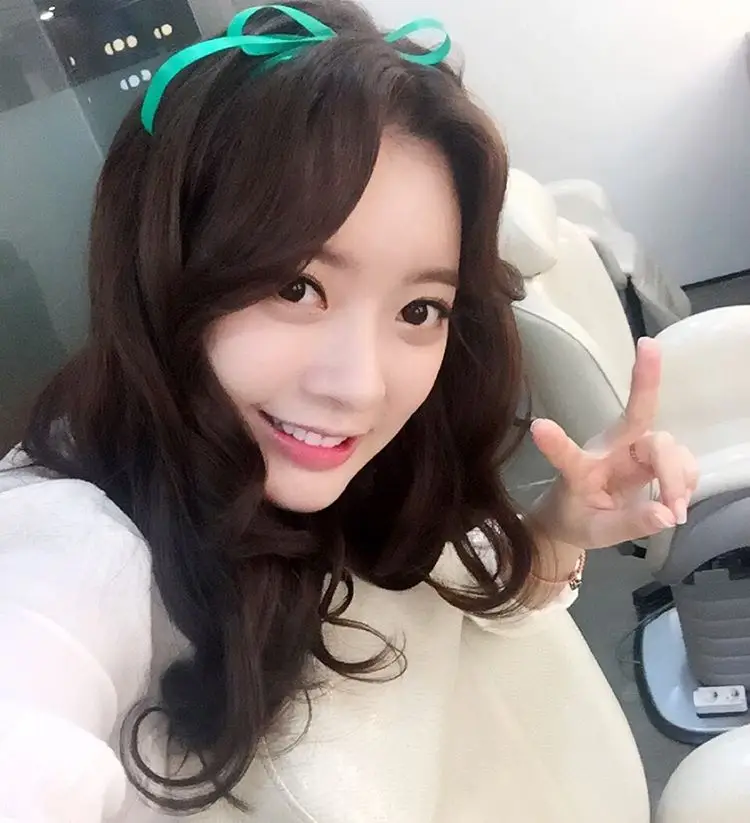 아영(달샤벳) 150909 인스타그램 - 뭔가 오늘 월요일같네