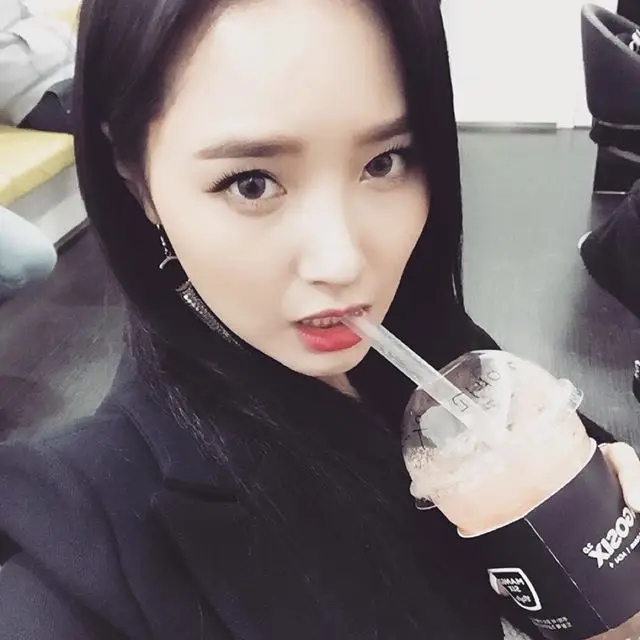 우희(달샤벳) 160122 인스타그램 - 토마토주스 한잔 같이합시다