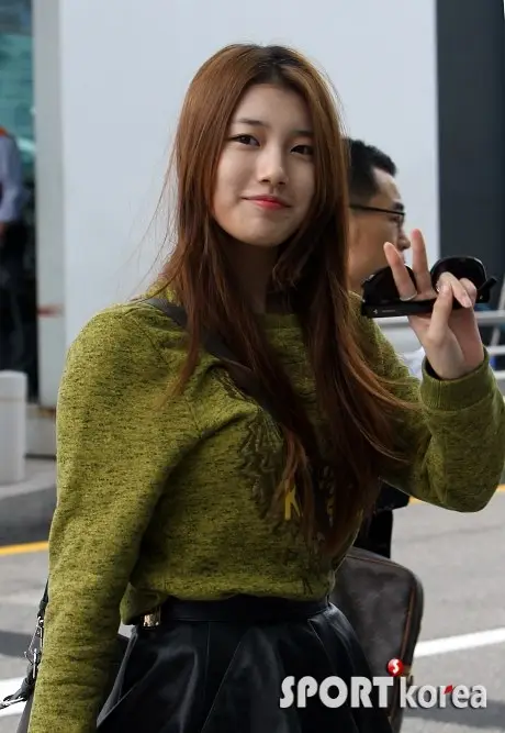 미쓰에이 130906 인천공항 출국 기사사진.jpg