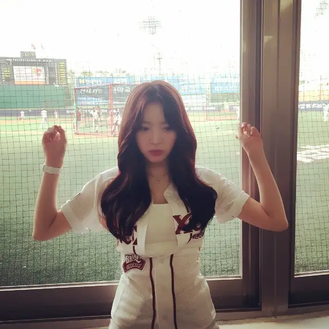 아영(달샤벳) 150621 인스타그램 - 아 참! 달샤벳이 시구한닷!!!