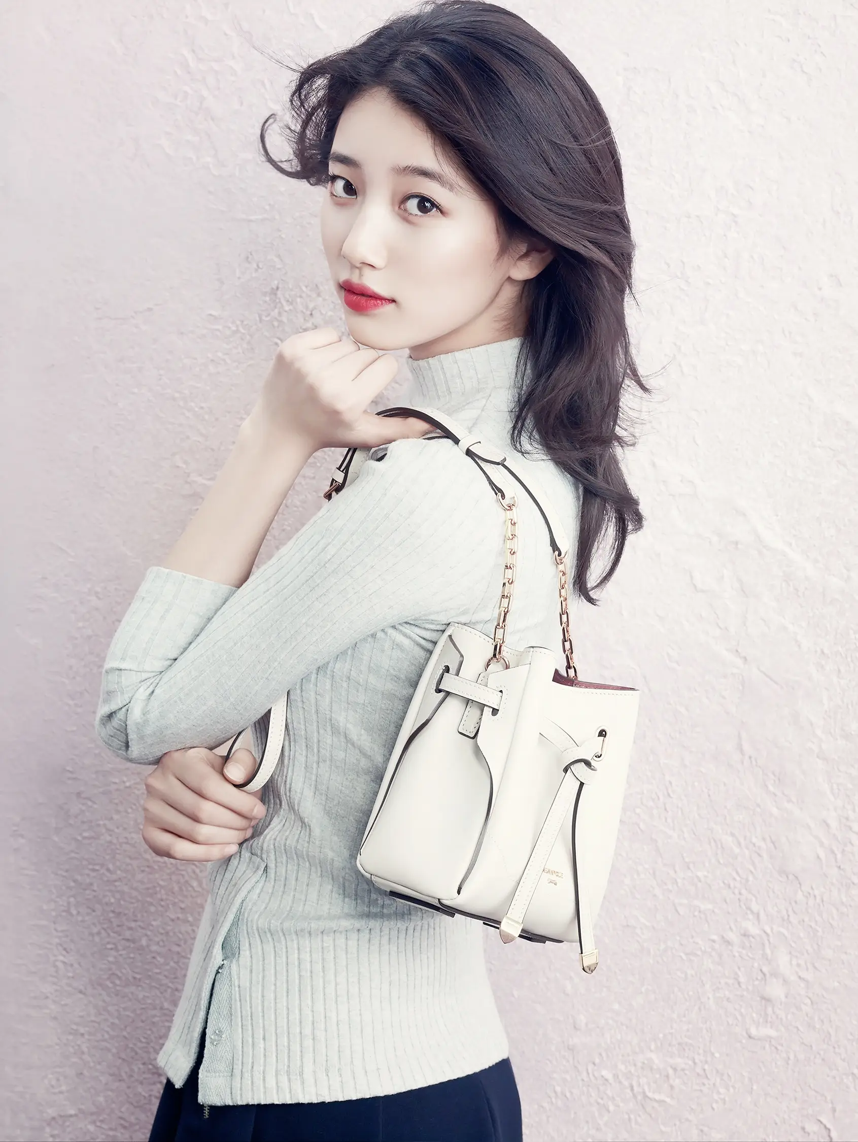 수지(미쓰에이) 빈폴 액세서리 2015 S/S 화보.jpg