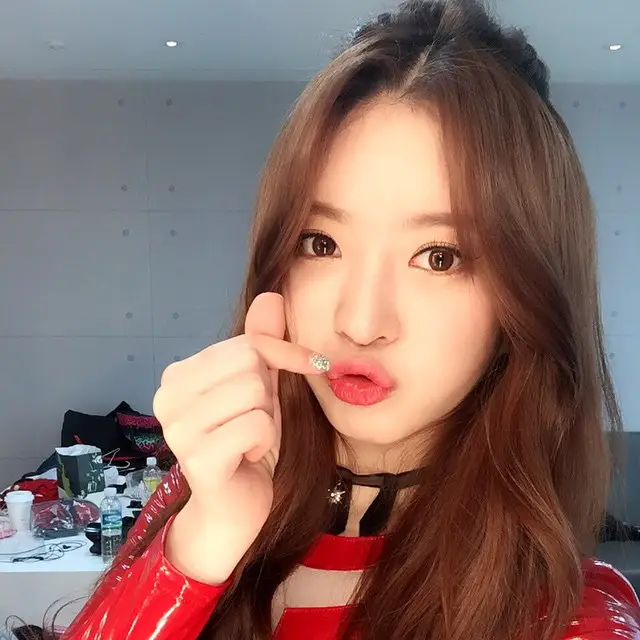 아영(달샤벳) 150418 인스타그램 - 부은것봐