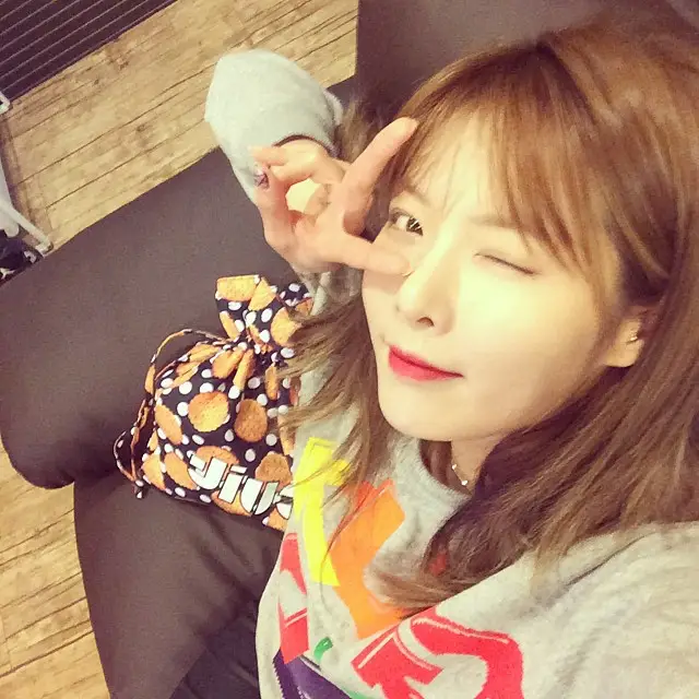 현아(포미닛) 150425 인스타그램 업뎃.jpg