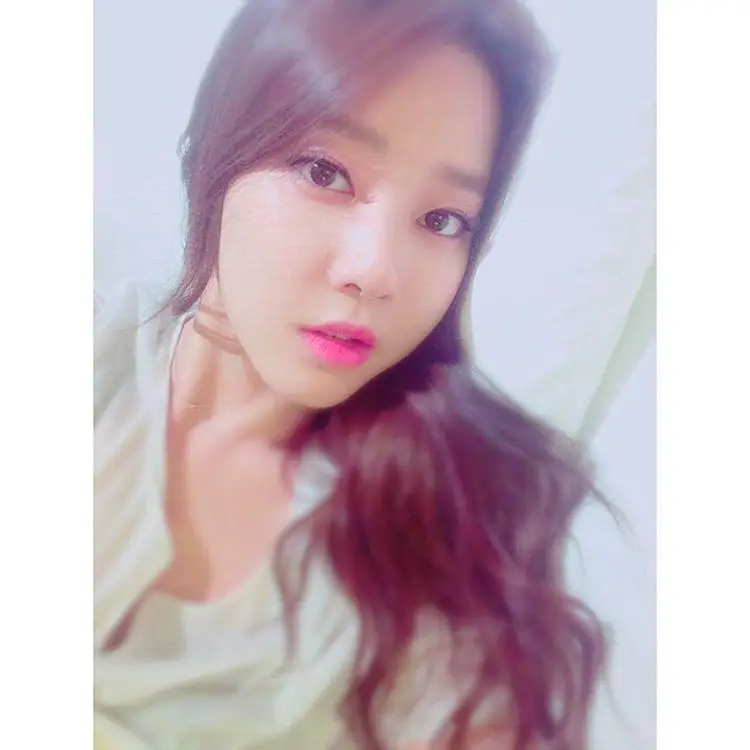 고우리(레인보우) 150903 인스타그램 - 브이앱 봤쪄용? 흐흐