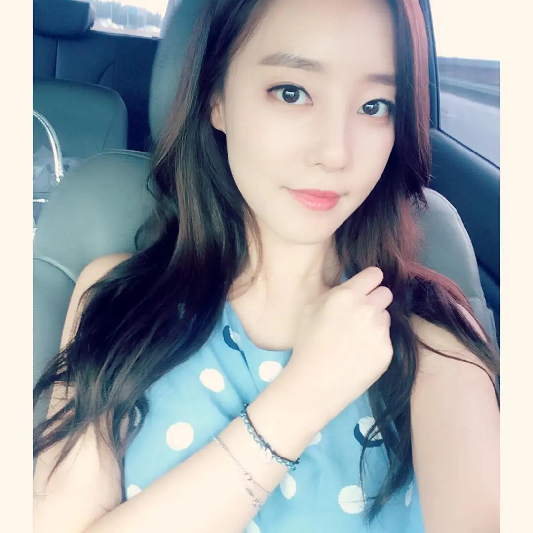 고우리(레인보우) 150807 인스타그램 - 팔찌 선물받았네요 ^^