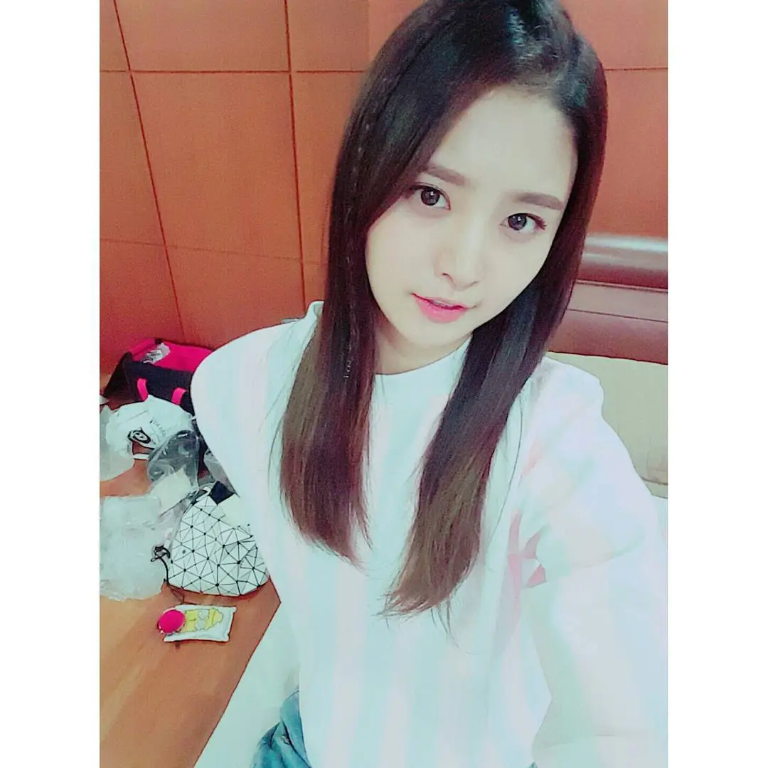 정화(EXID) 150825 인스타그램 - 비가오면 생각나는 쫑쫑이~♪