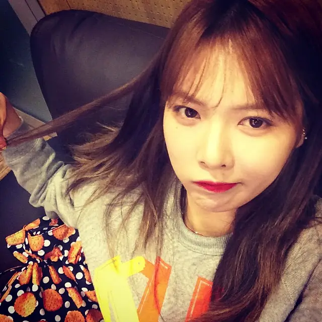 현아(포미닛) 150425 인스타그램 업뎃.jpg