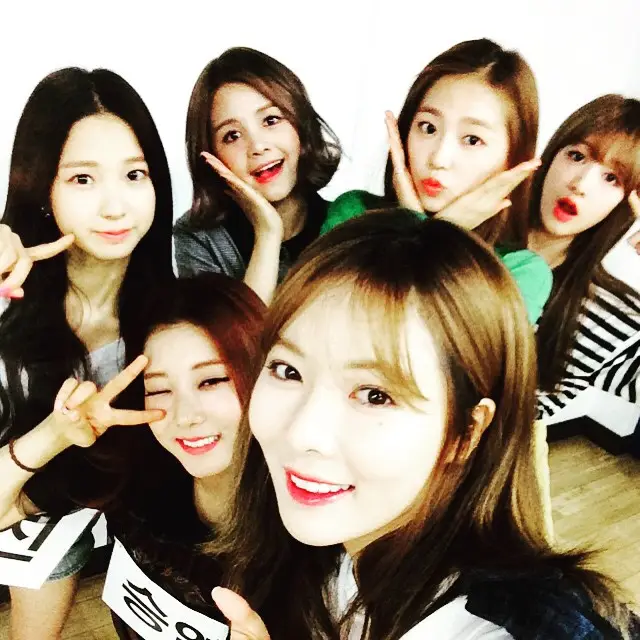 현아(포미닛) 150524 인스타그램 업뎃.jpg (with CLC)