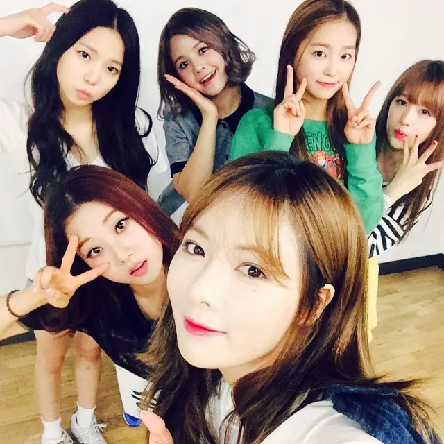 현아(포미닛) 150524 인스타그램 업뎃.jpg (with CLC)