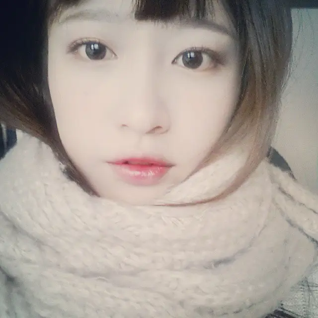 하니(EXID) 141129 인스타그램 - 여러분 추워용 감기조심 또조심 즐거운 채팅이었어용♥