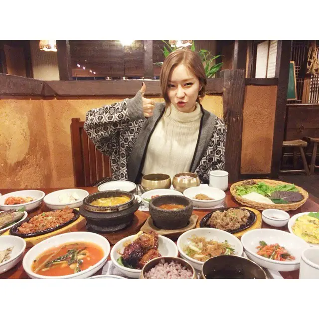 달샤벳 가은 인스타그램 - #한식사랑  #한정식 #koreanfood With my lover