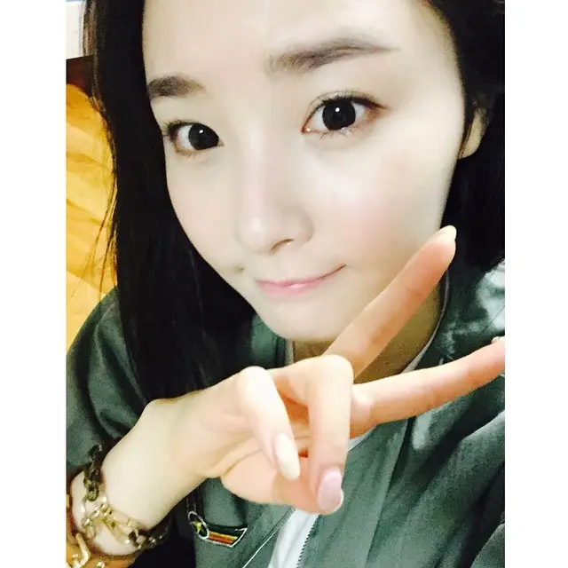 우희(달샤벳) 150101 인스타그램 - #새해복많이받으세용