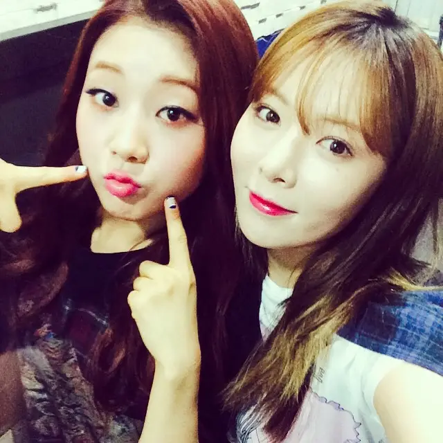 현아(포미닛) 150524 인스타그램 업뎃.jpg (with CLC)