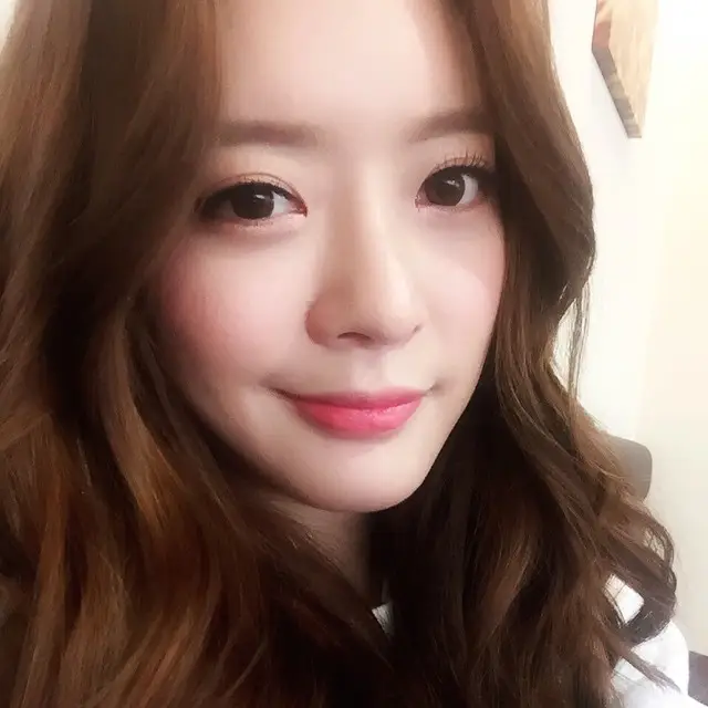 아영(달샤벳) 150519 인스타그램 - 사진은 웃고있어 근데 난 울고싶다