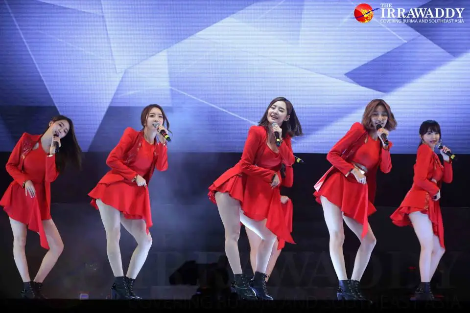 140430 달샤벳 미얀마 콘서트 직찍.jpg