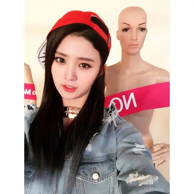 150414 정화(exid) 인스타그램 - 선물 보고 코~ 자도록 해요!